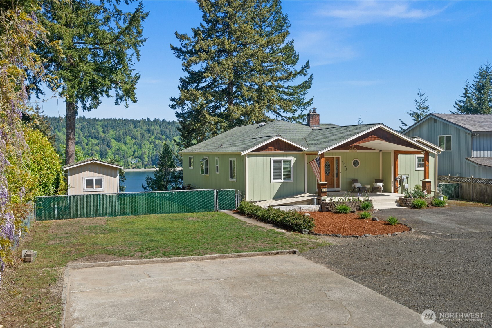 7295 Navajo Trail NE