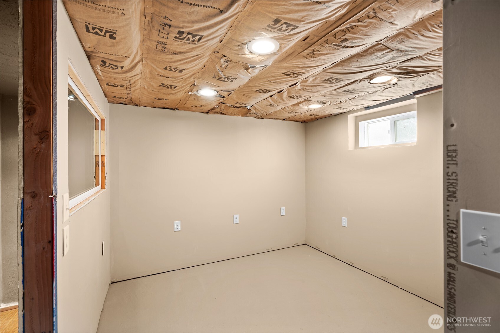 7295 Navajo Trail NE