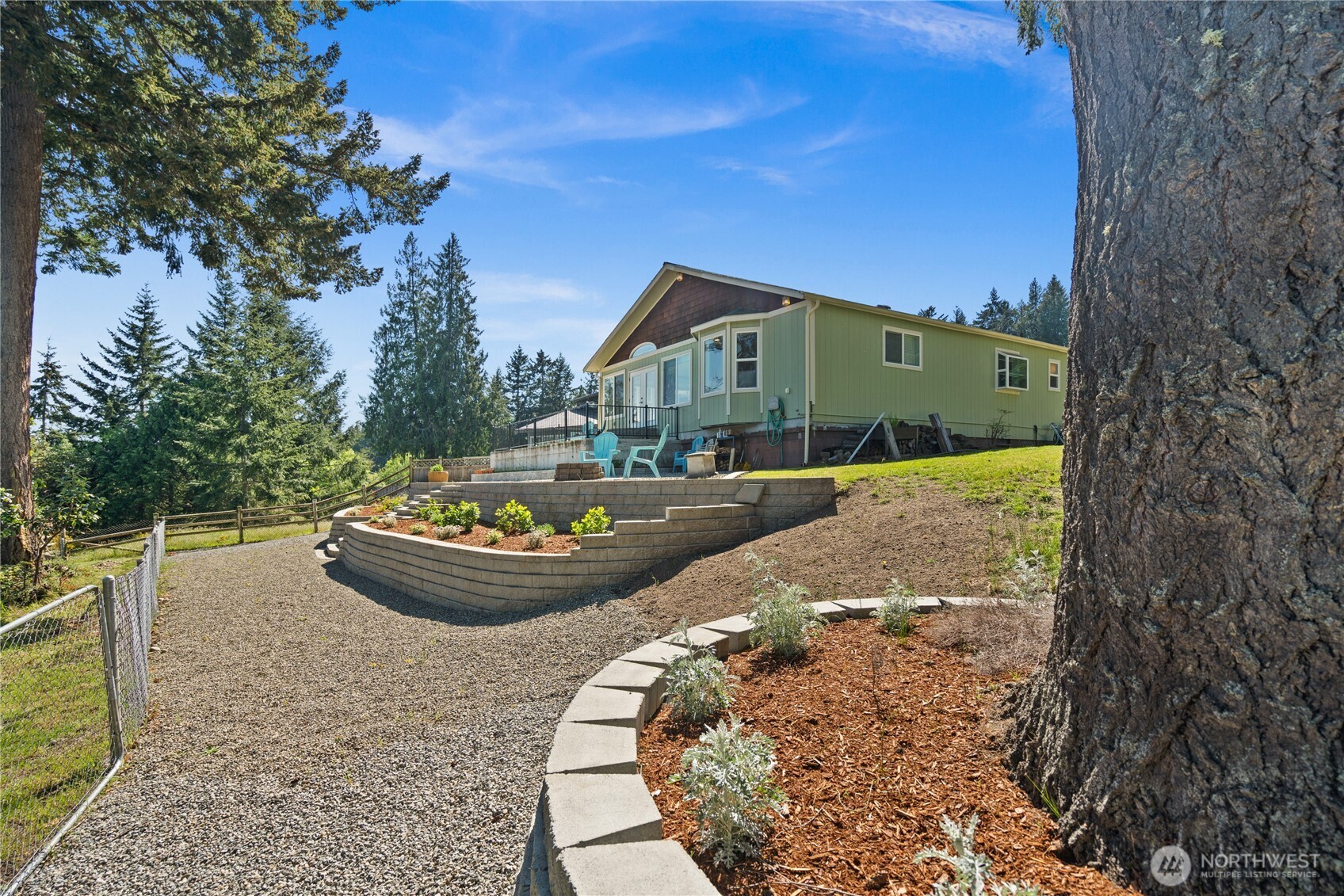 7295 Navajo Trail NE