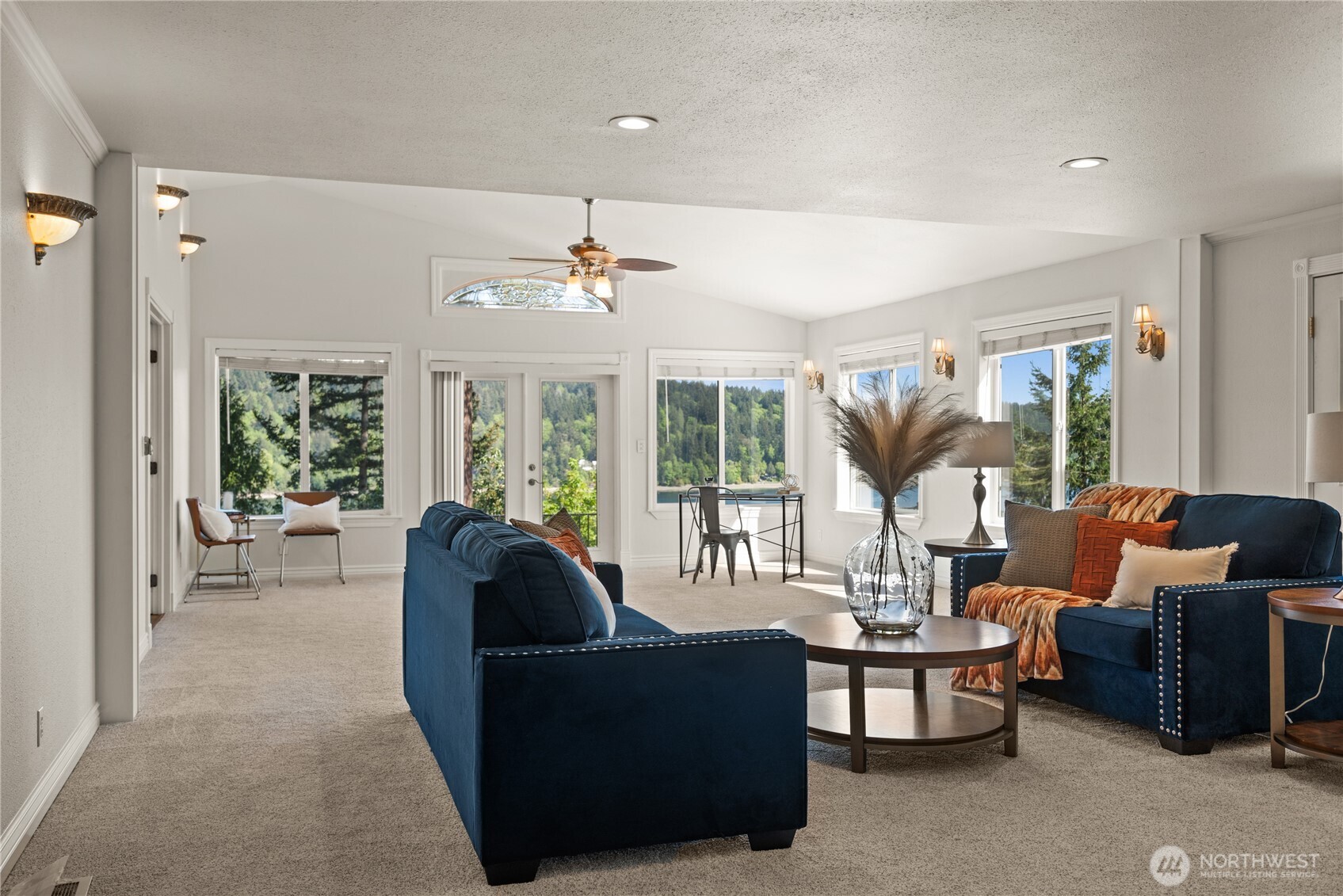 7295 Navajo Trail NE