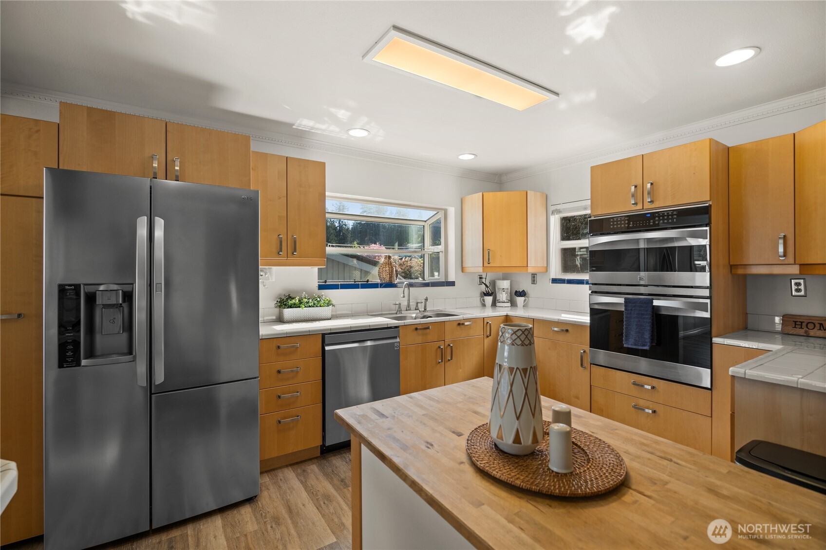 7295 Navajo Trail NE