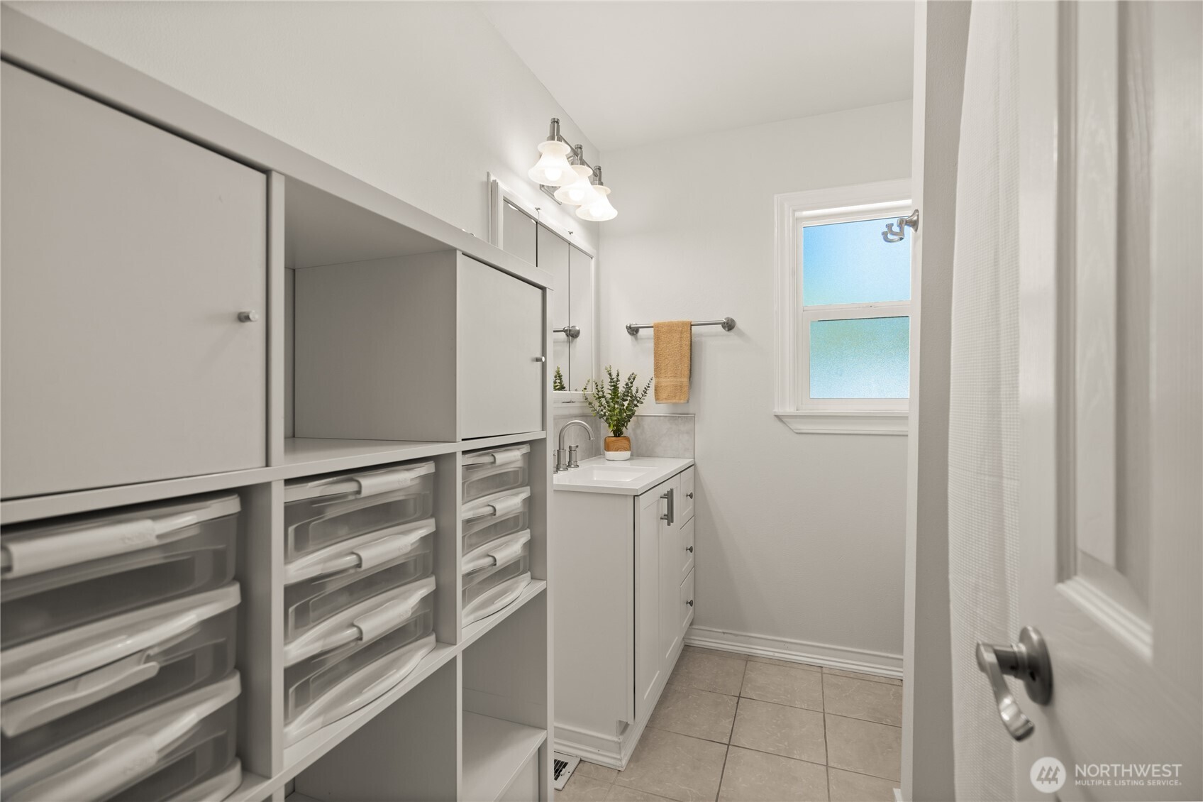 7295 Navajo Trail NE