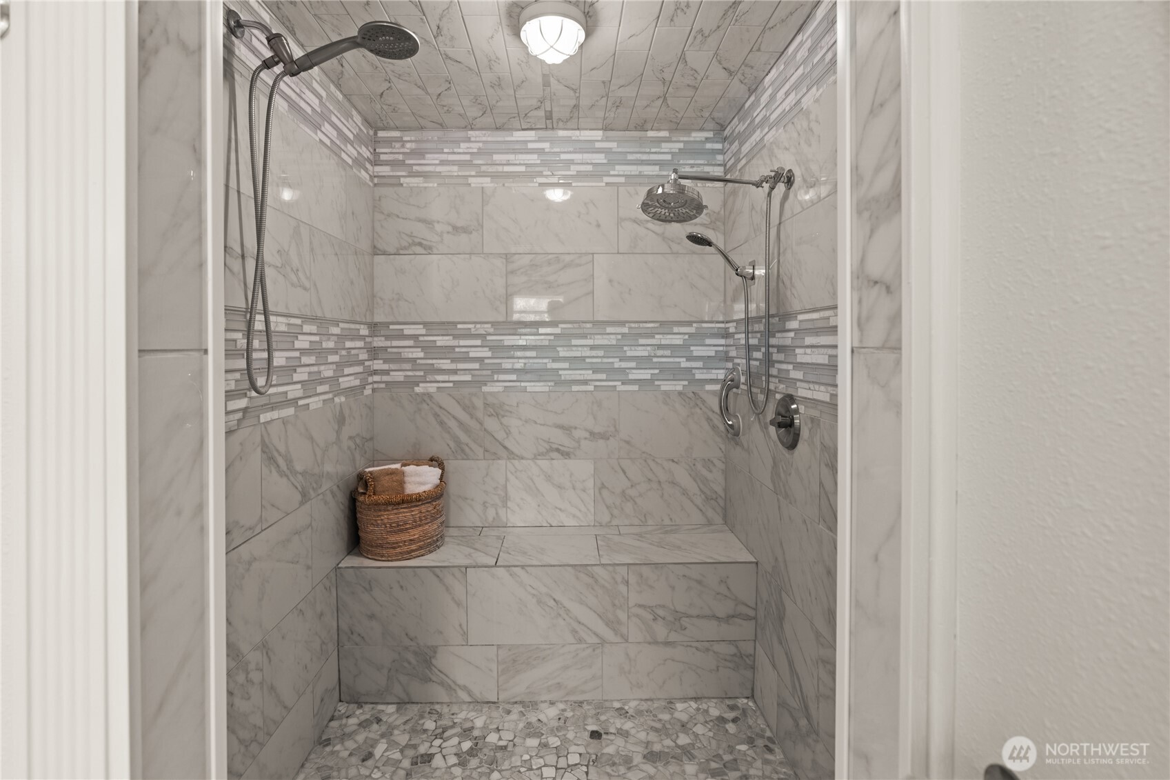 7295 Navajo Trail NE