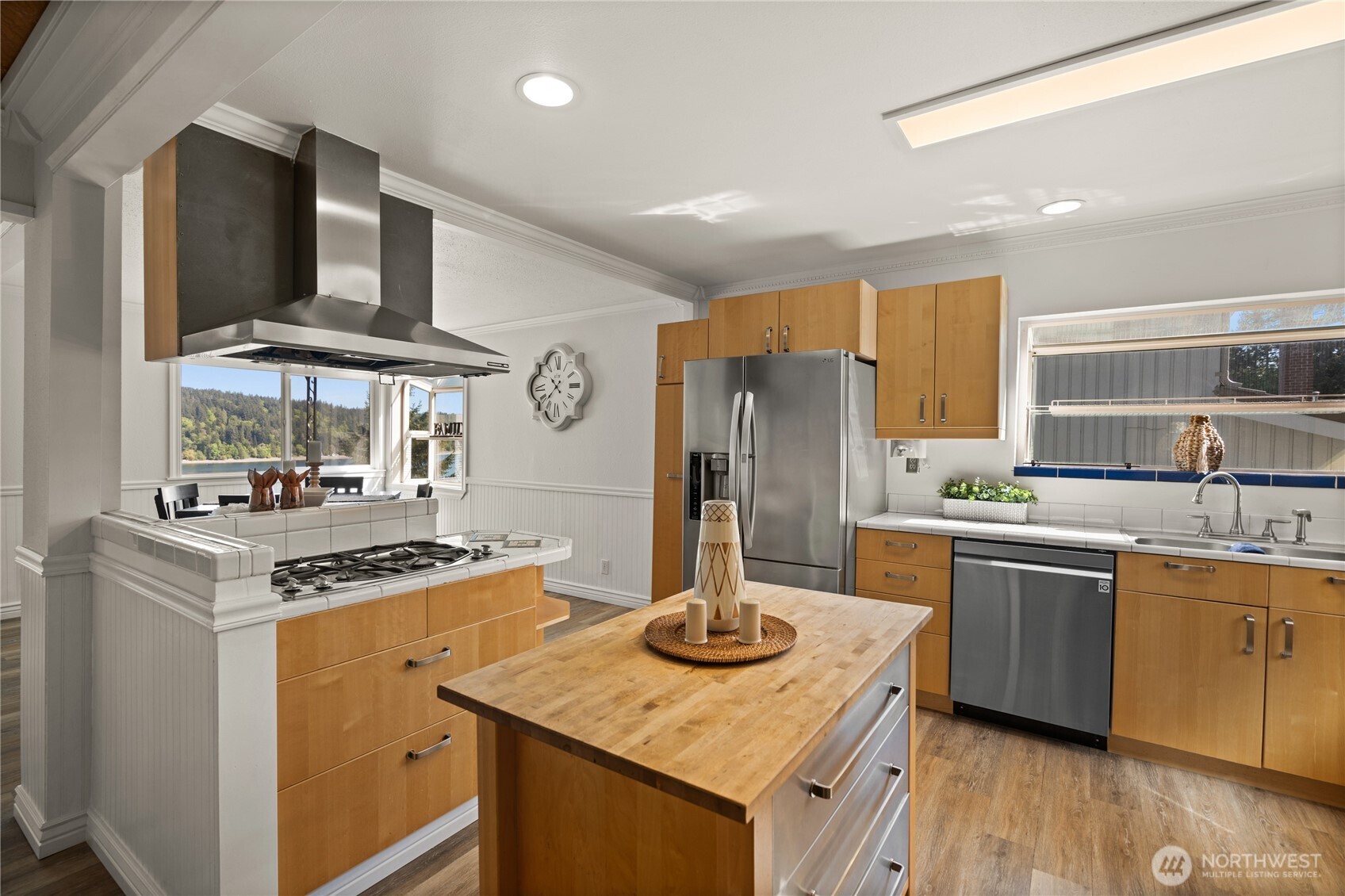 7295 Navajo Trail NE