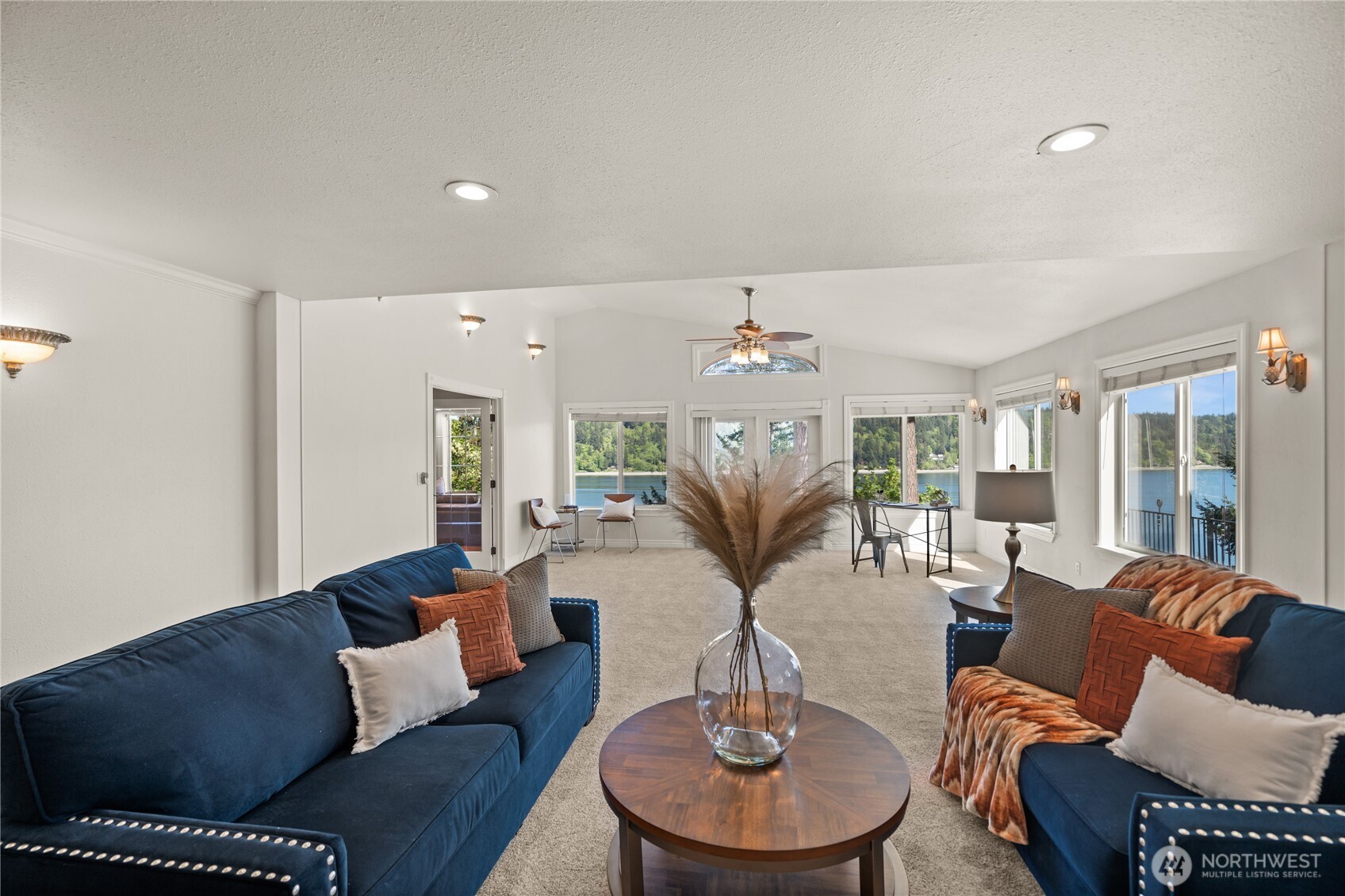 7295 Navajo Trail NE