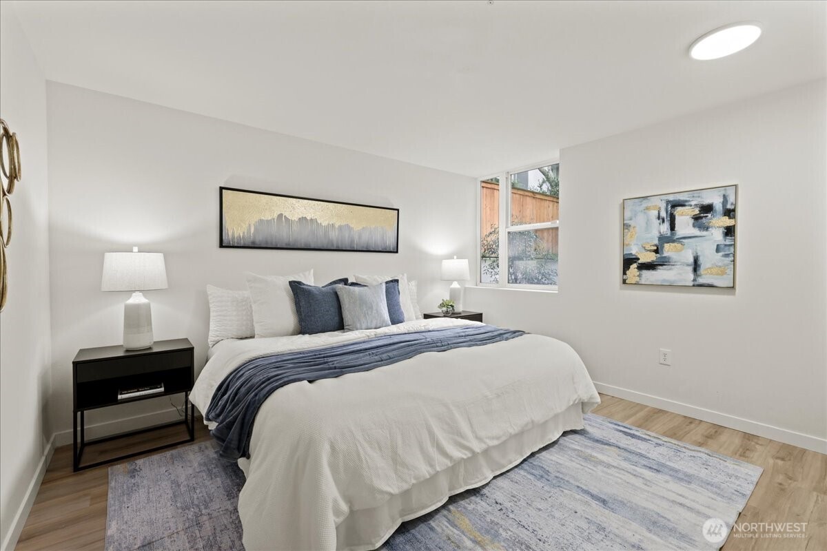 4343 Roosevelt Way NE Unit: 102