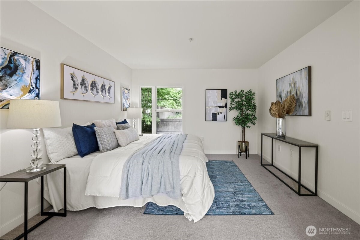 4343 Roosevelt Way NE Unit: 102