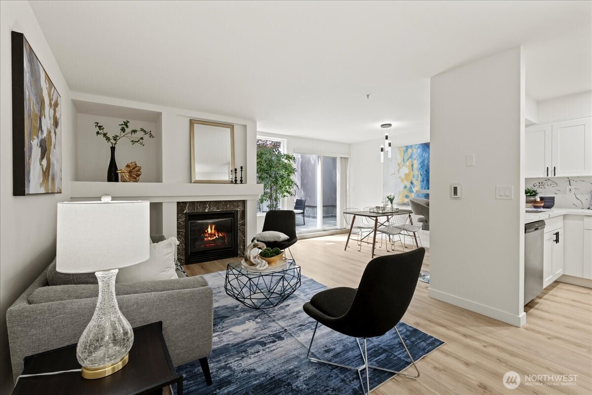 4343 Roosevelt Way NE Unit: 102