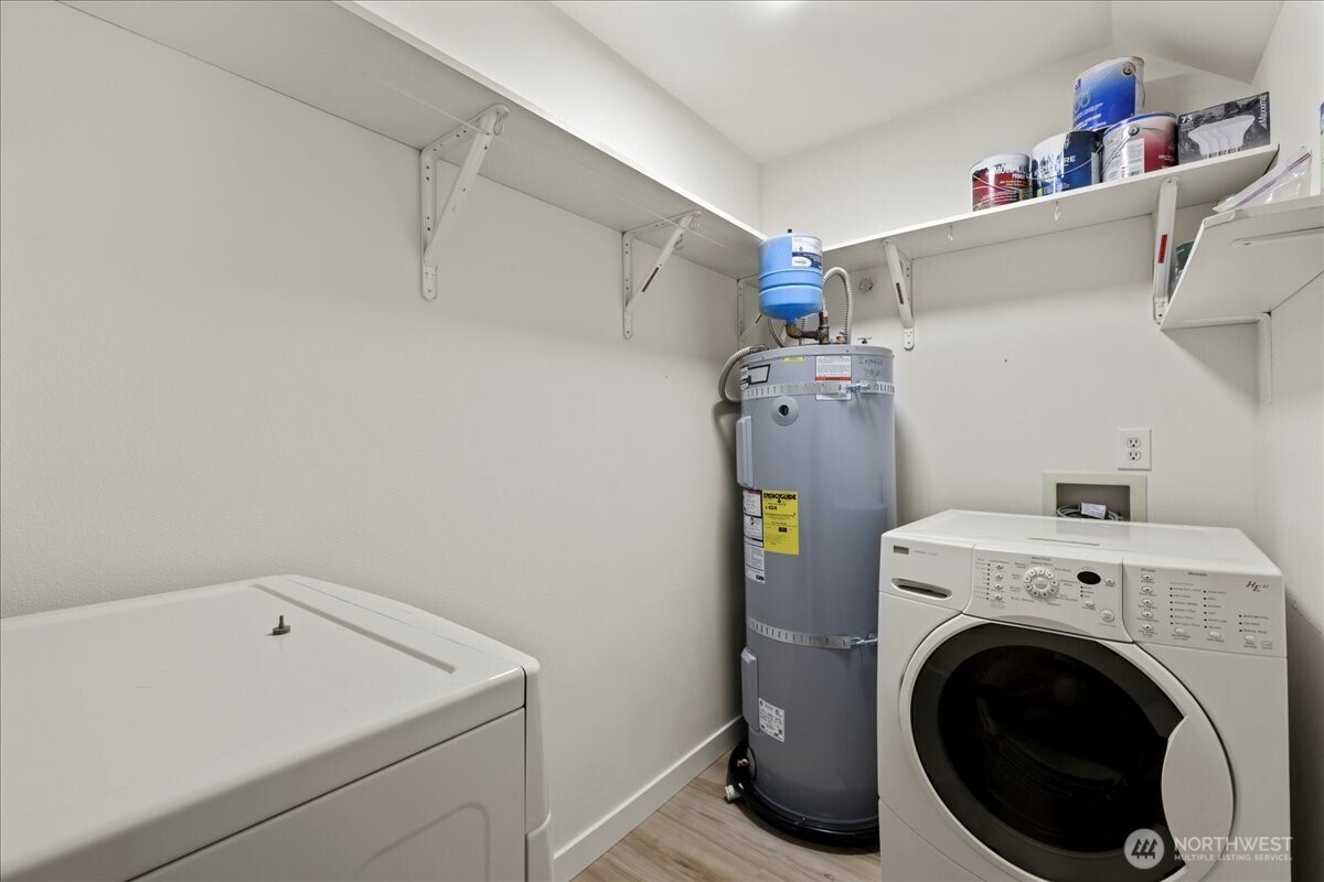 4343 Roosevelt Way NE Unit: 102