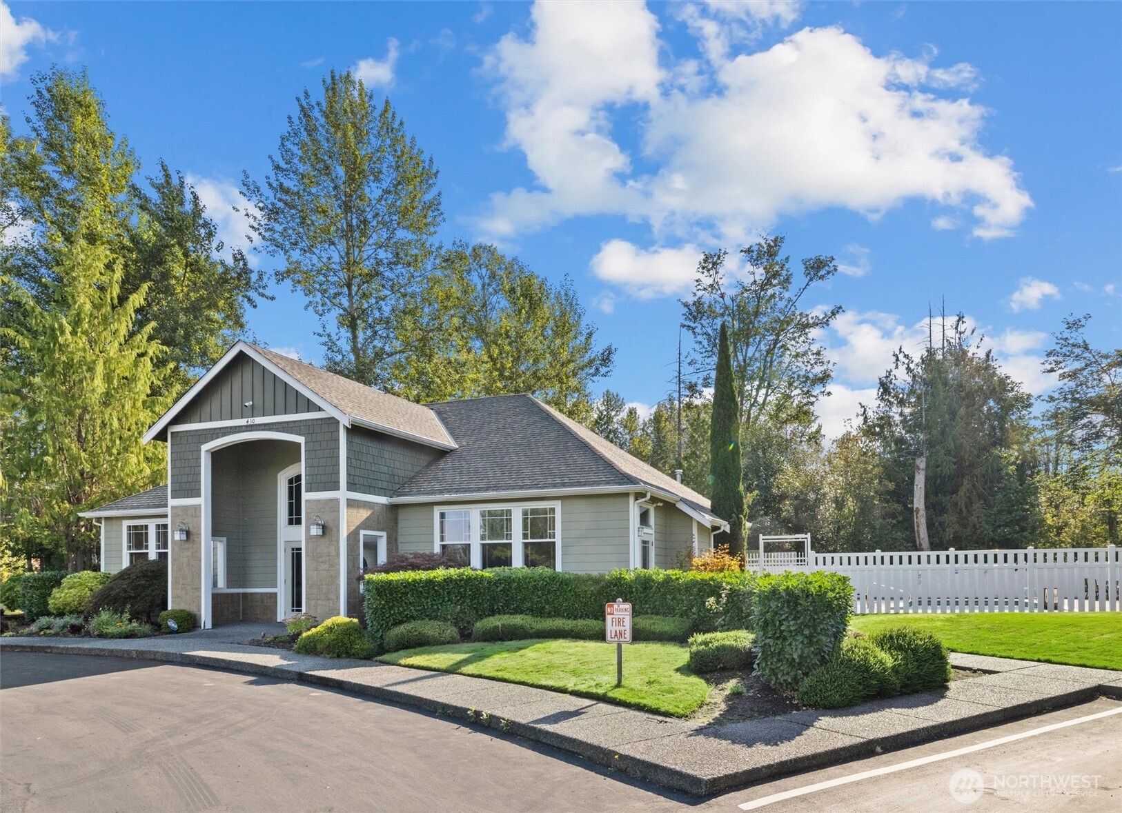 573 241st Lane SE Unit: #4