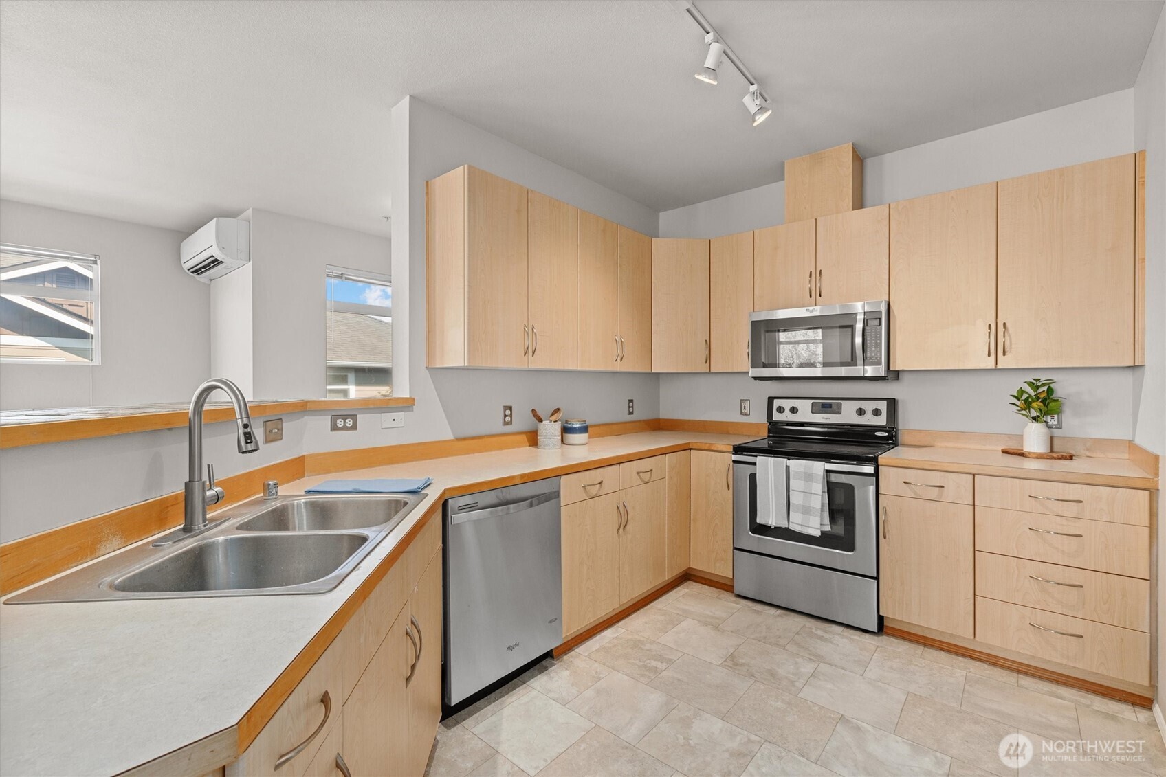 573 241st Lane SE Unit: #4