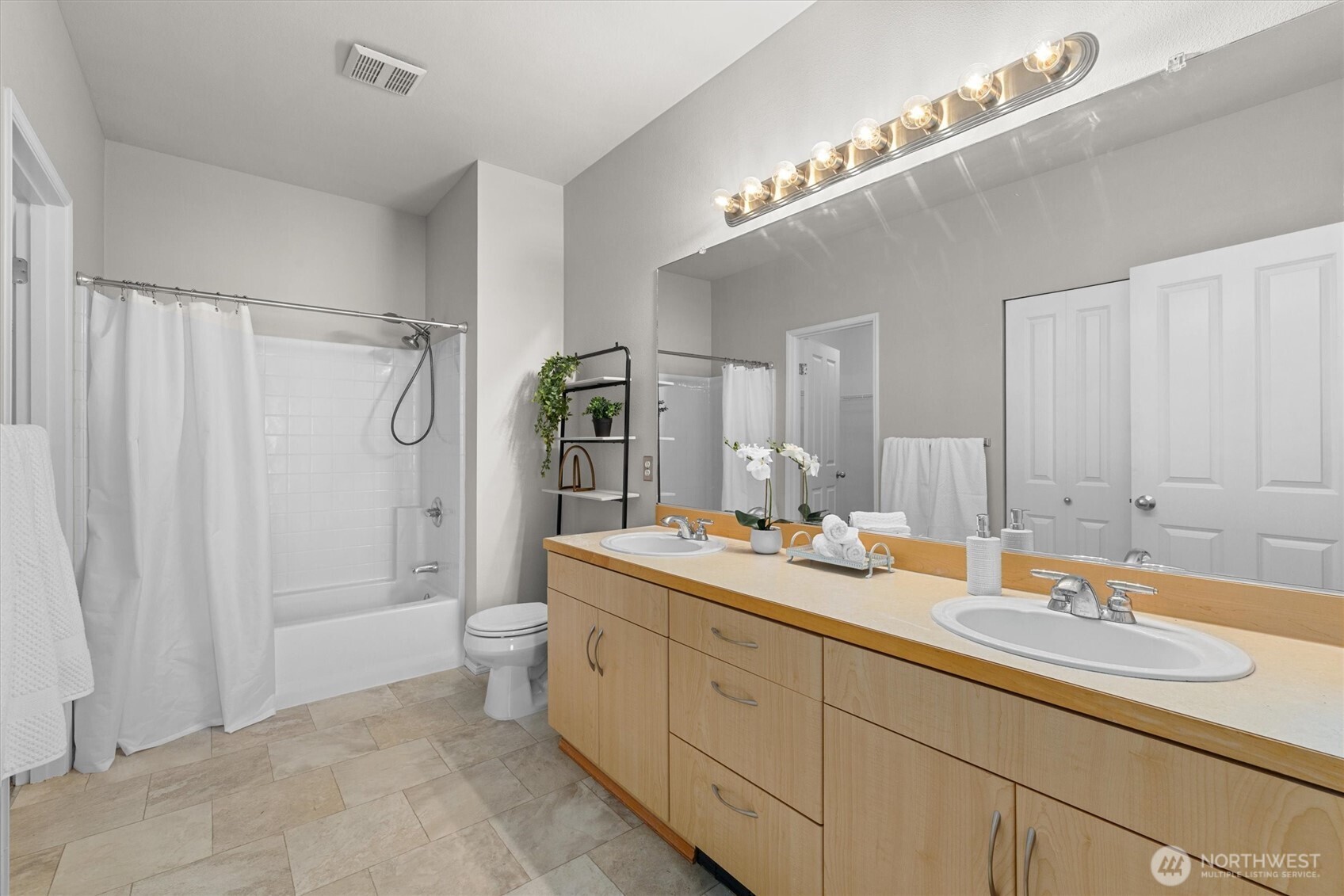 573 241st Lane SE Unit: #4