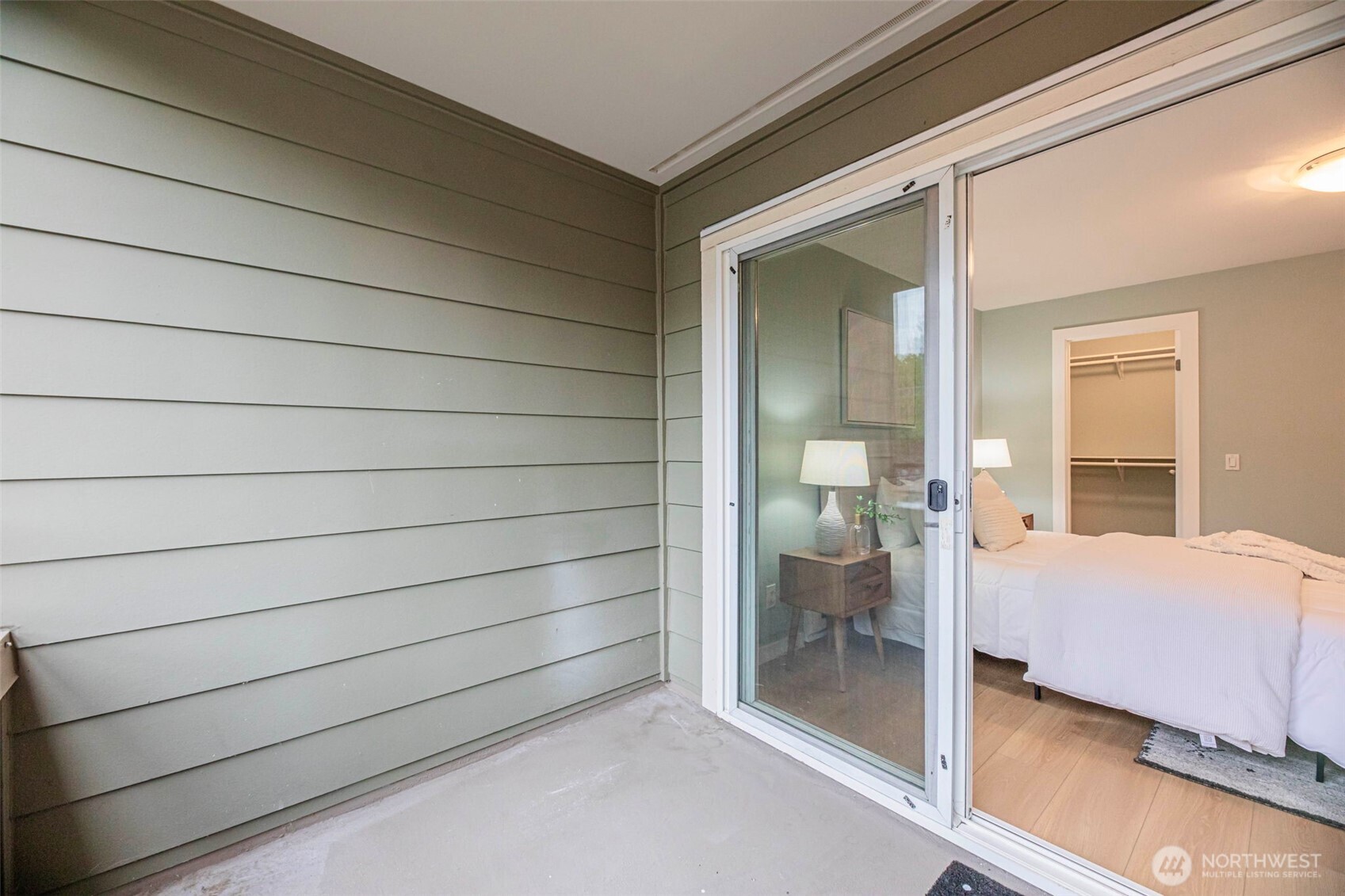 3233 NE 12th Street Unit: 207