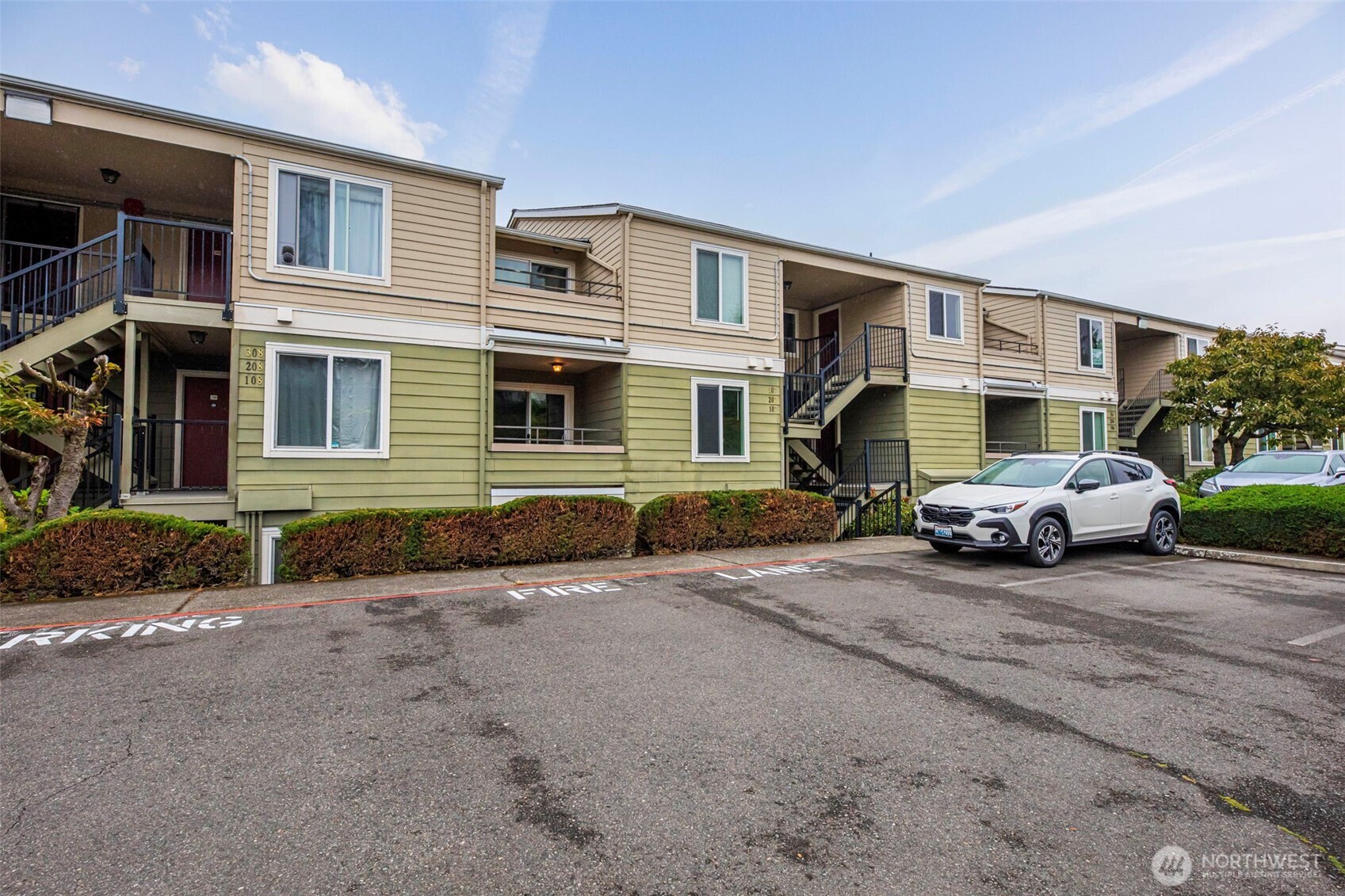 3233 NE 12th Street Unit: 207