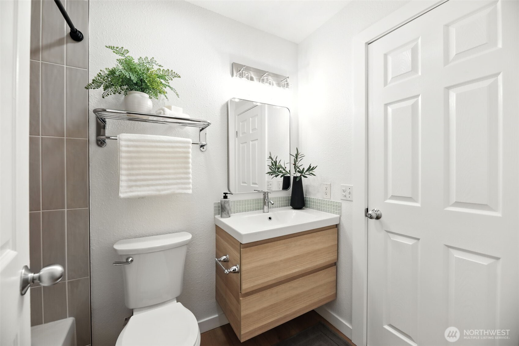 3233 NE 12th Street Unit: 207