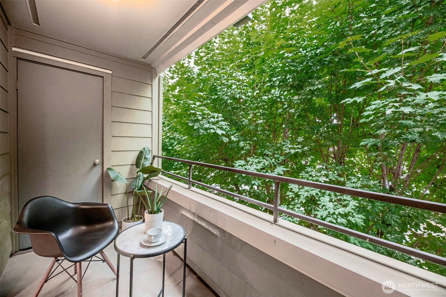 3233 NE 12th Street Unit: 207