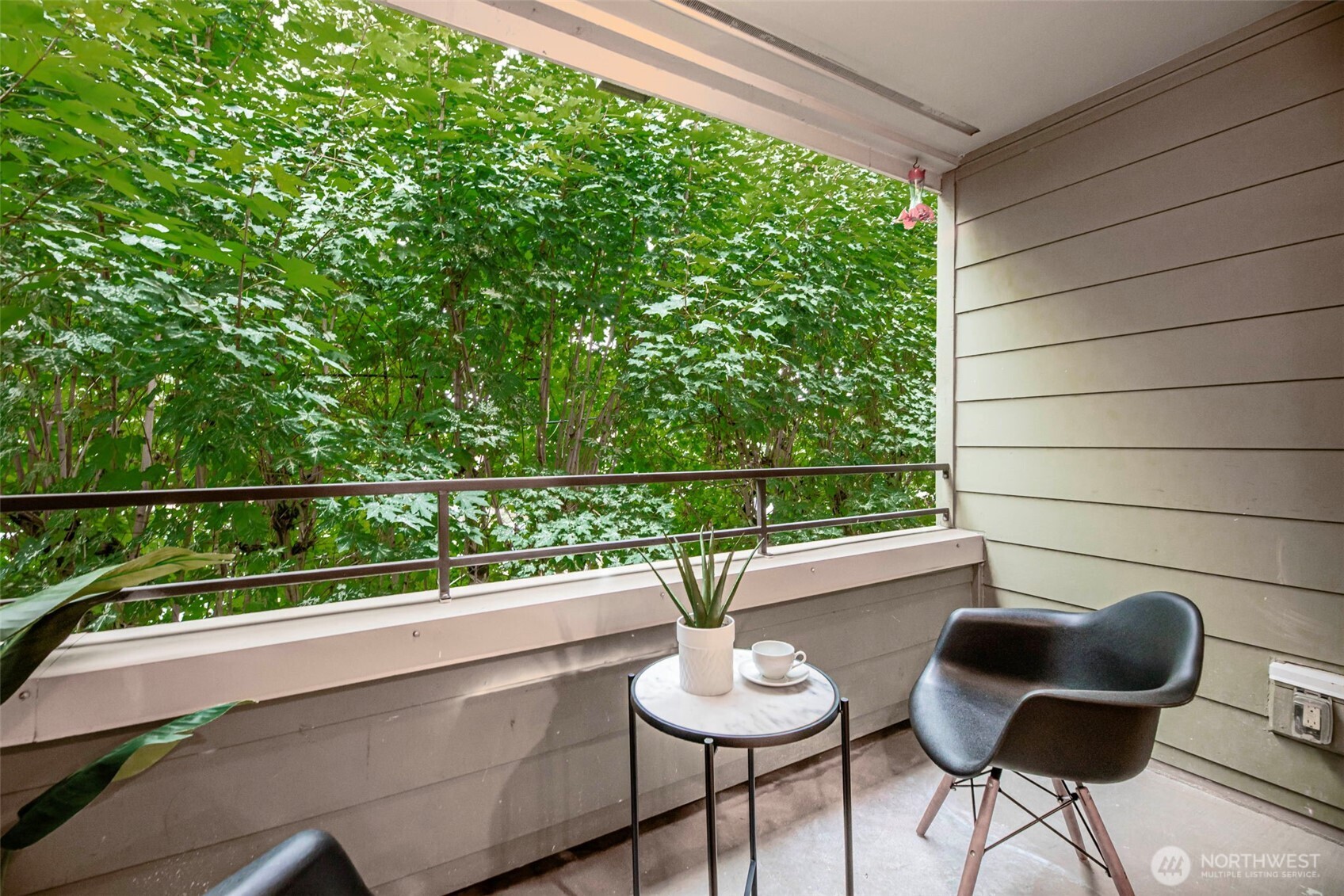 3233 NE 12th Street Unit: 207