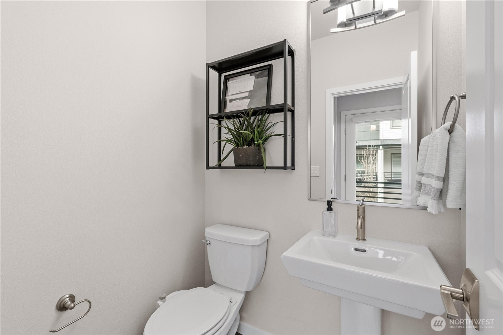 964 7th Avenue NE Unit: #2.4