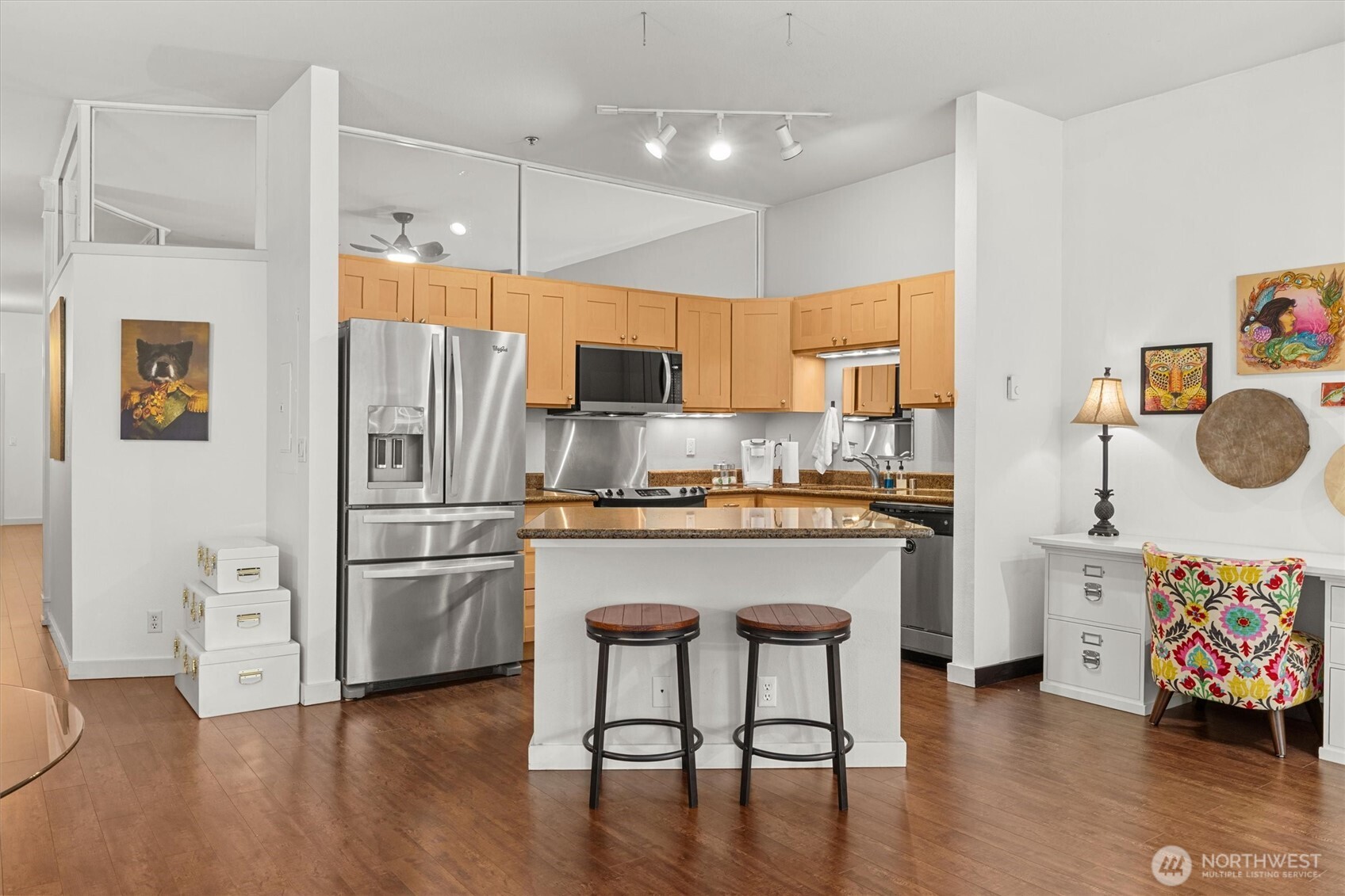 526 1st Avenue S Unit: 404