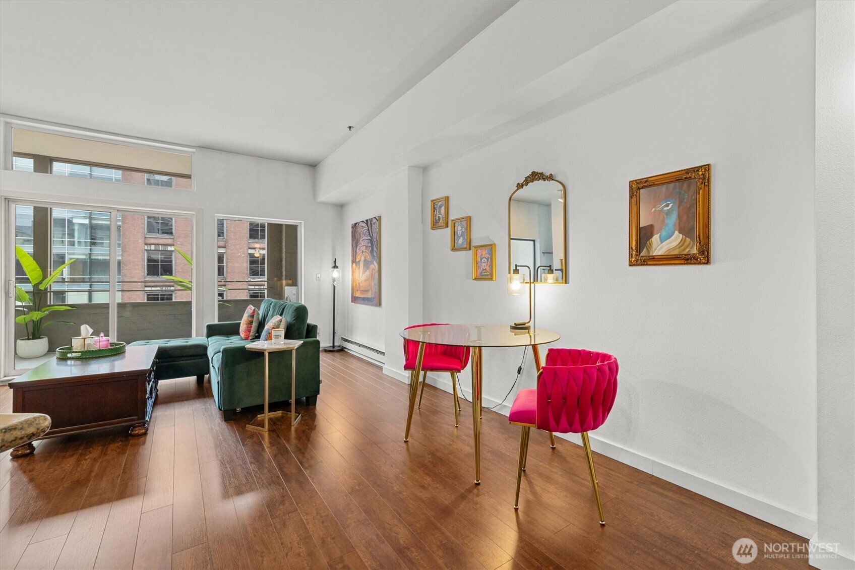 526 1st Avenue S Unit: 404
