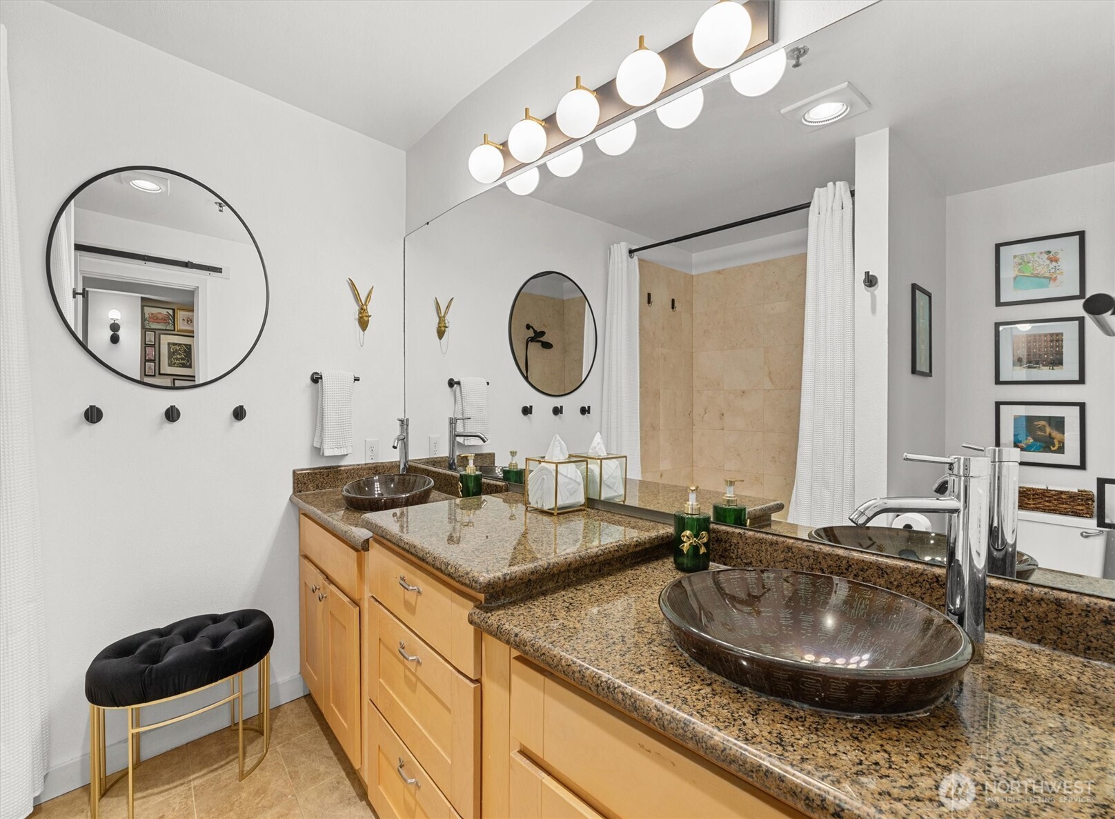 526 1st Avenue S Unit: 404