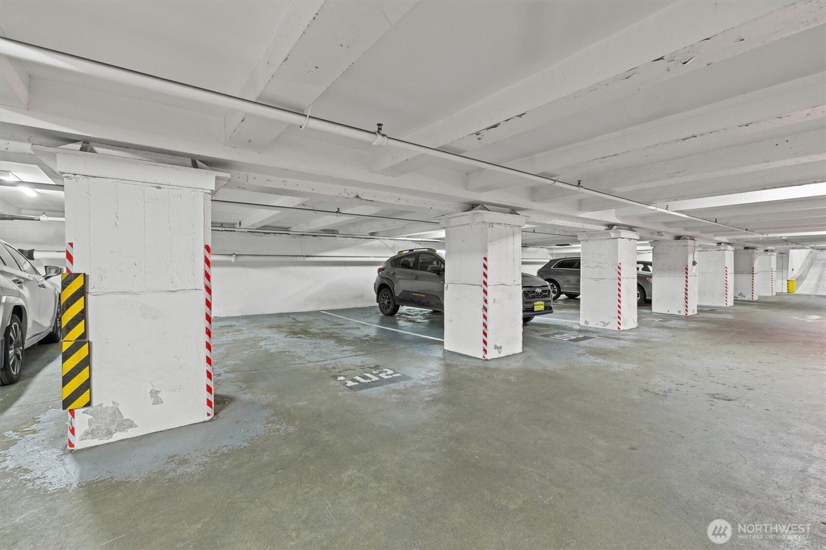 526 1st Avenue S Unit: 404