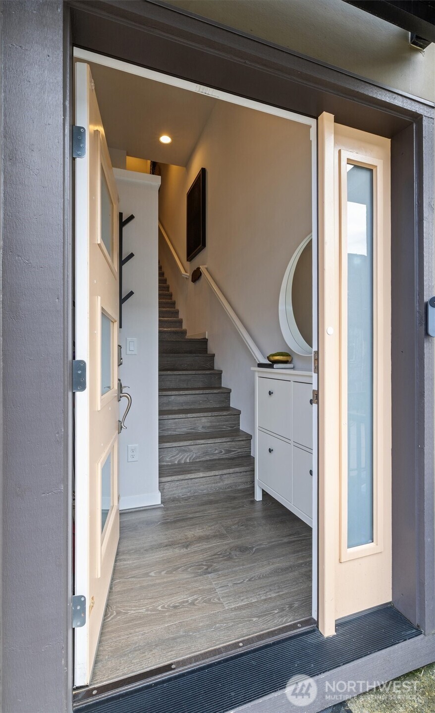 964 7th Avenue NE Unit: #2.4