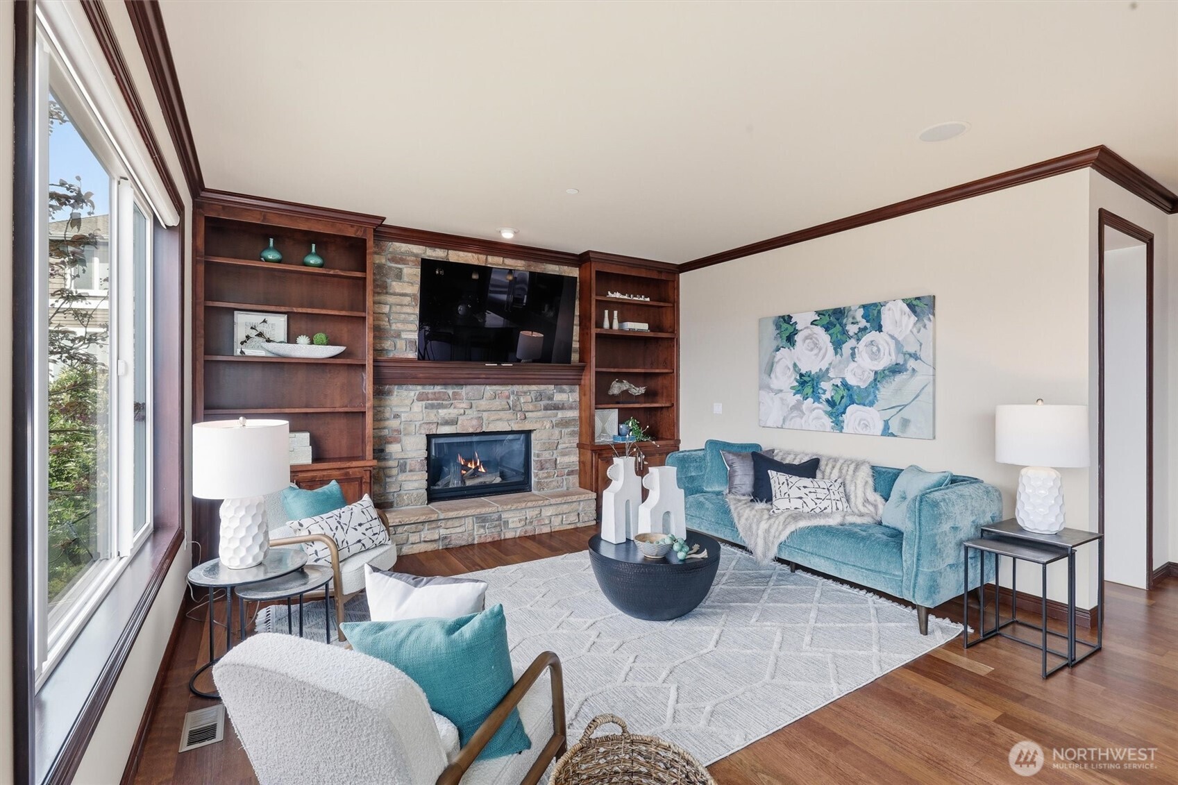 2734 NE Daphne Street