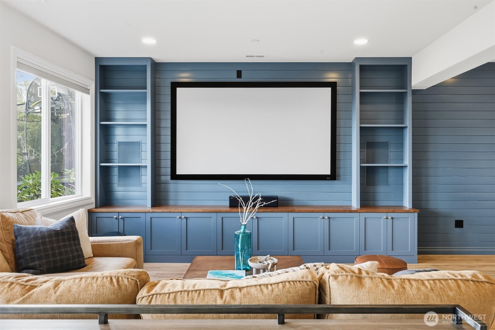 2734 NE Daphne Street