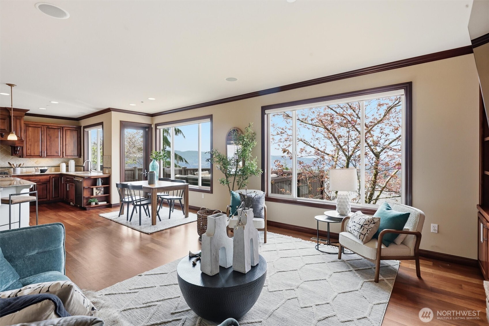 2734 NE Daphne Street