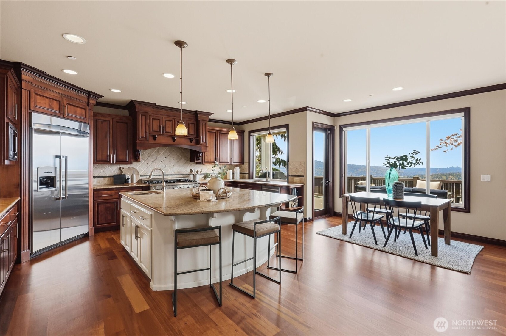 2734 NE Daphne Street