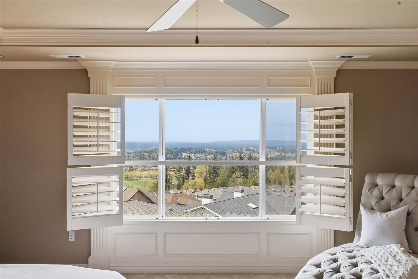 2734 NE Daphne Street