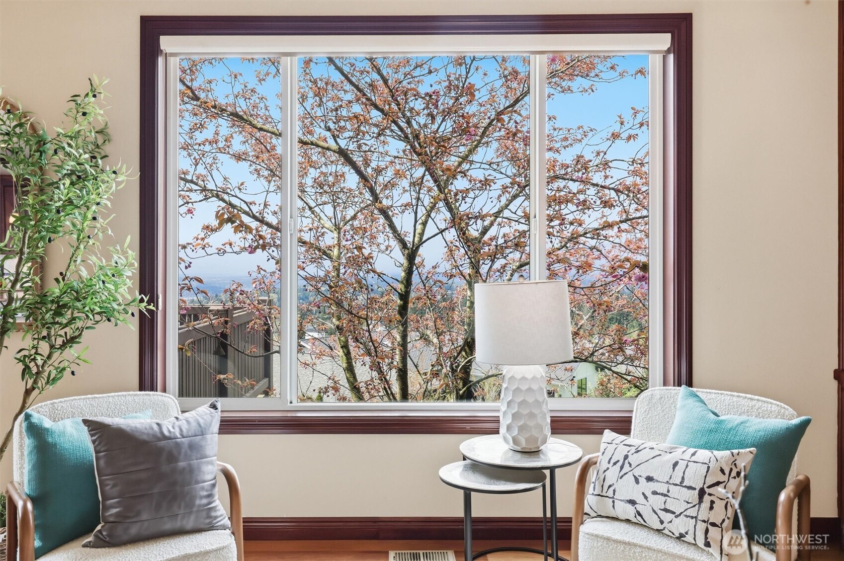 2734 NE Daphne Street