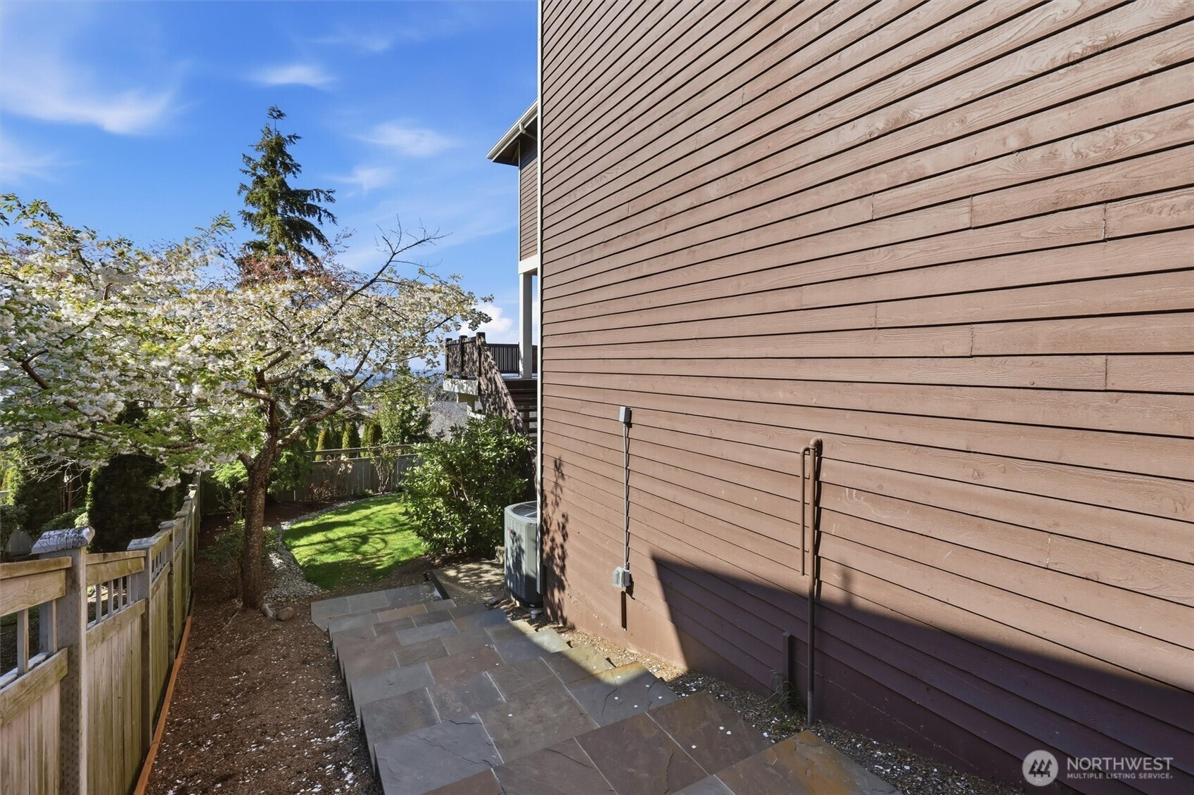 2734 NE Daphne Street