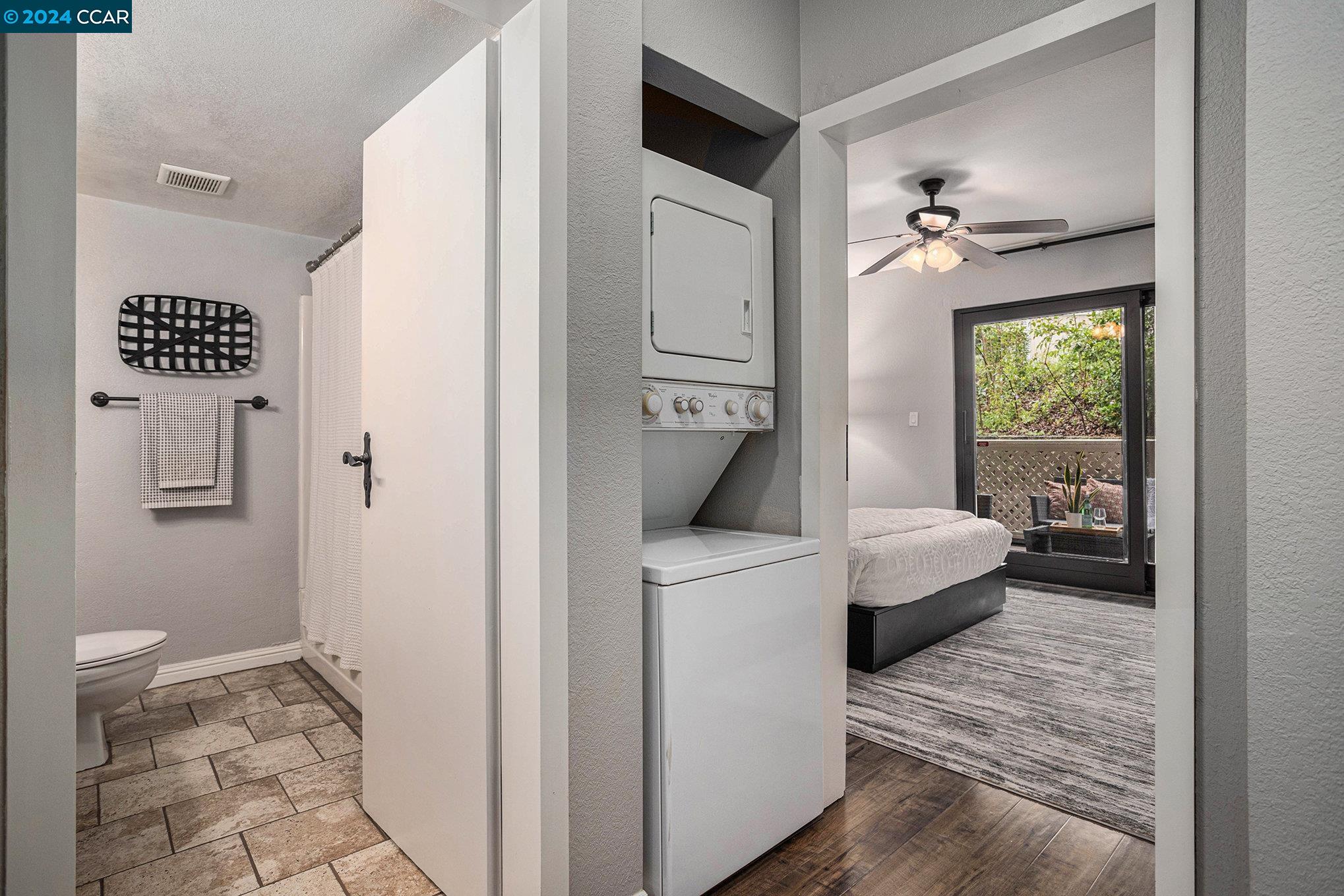 400 Suntree Ln # 404