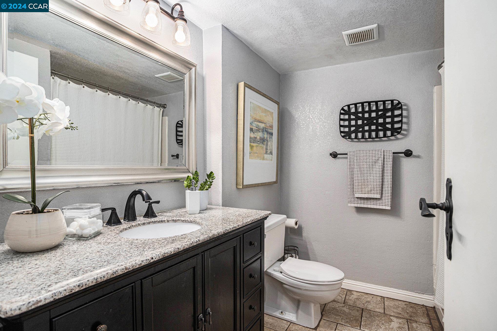 400 Suntree Ln # 404