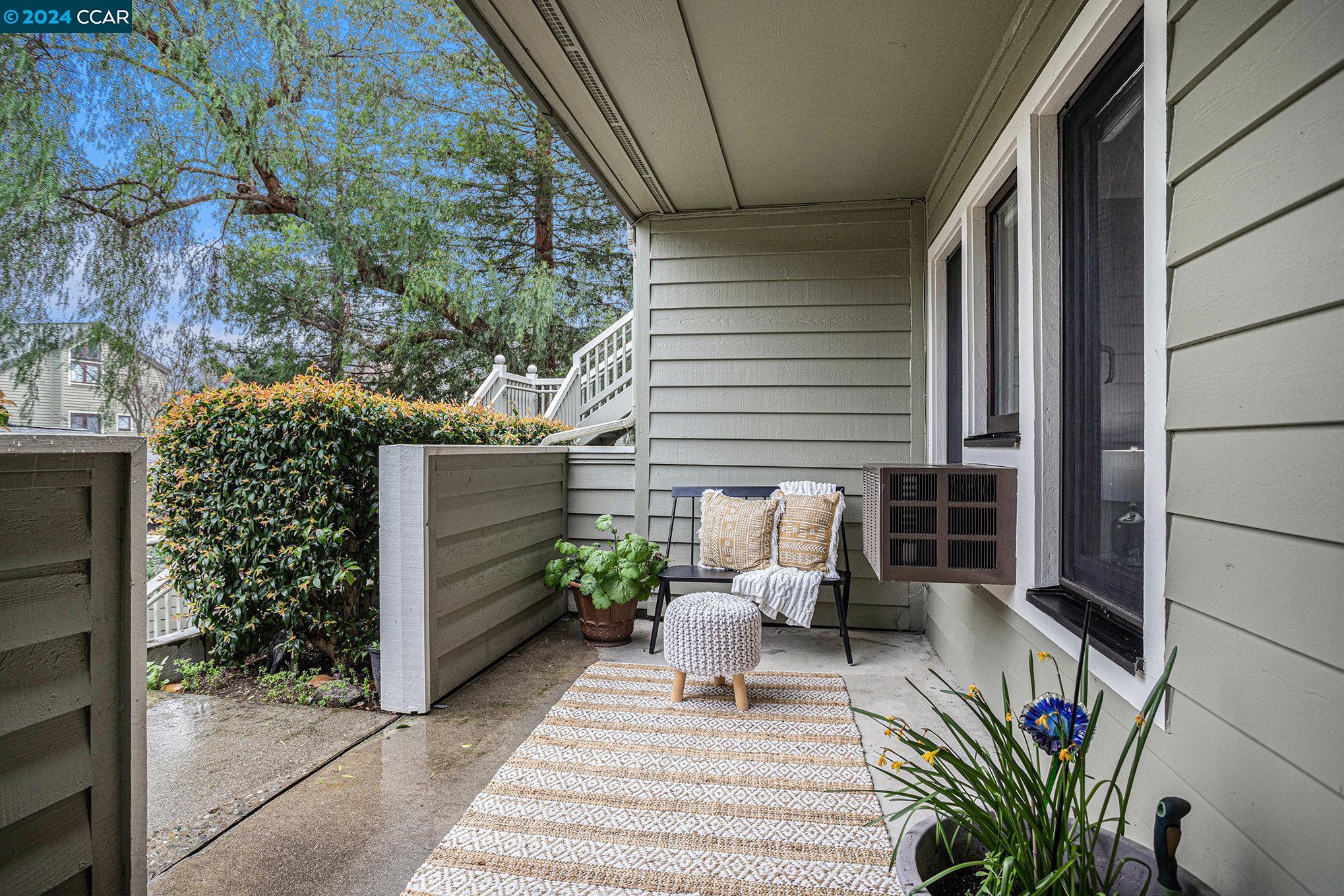 400 Suntree Ln # 404