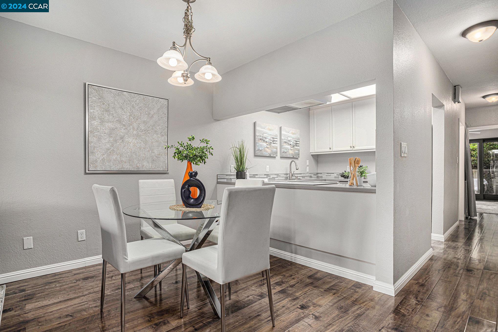 400 Suntree Ln # 404