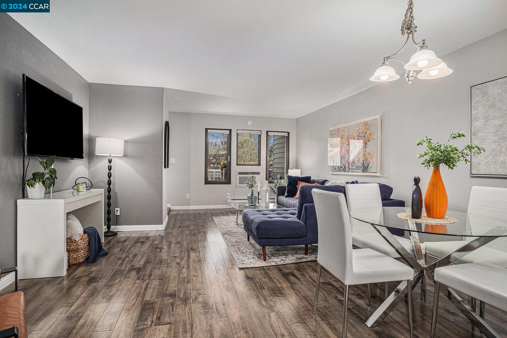 400 Suntree Ln # 404