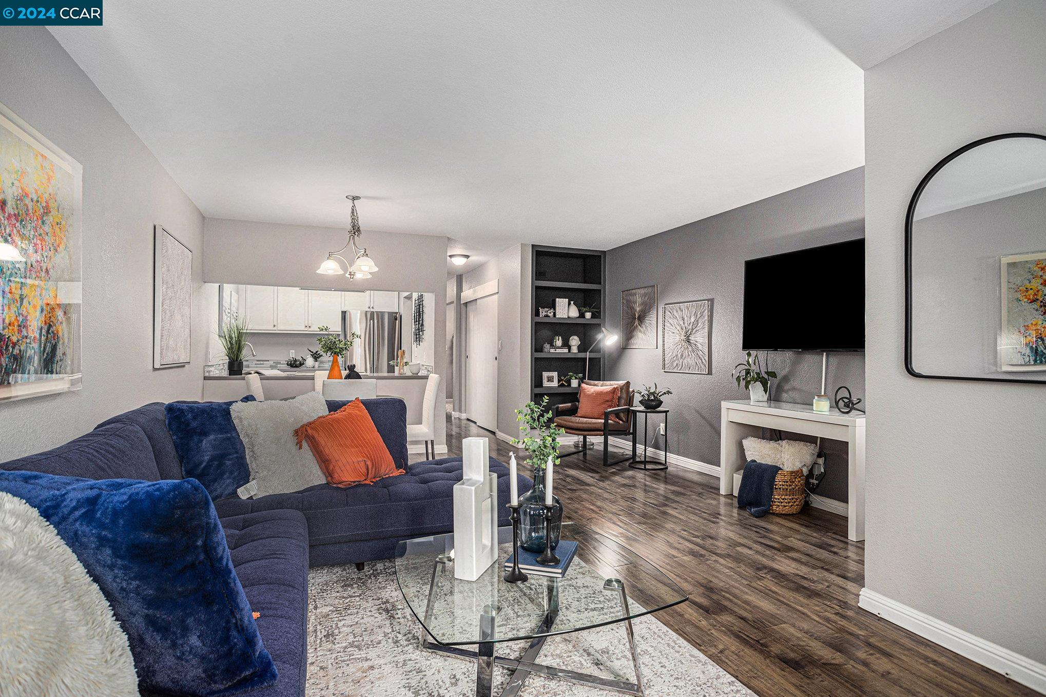 400 Suntree Ln # 404