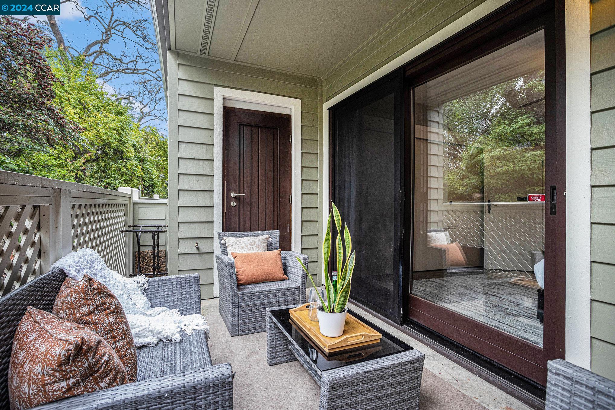 400 Suntree Ln # 404