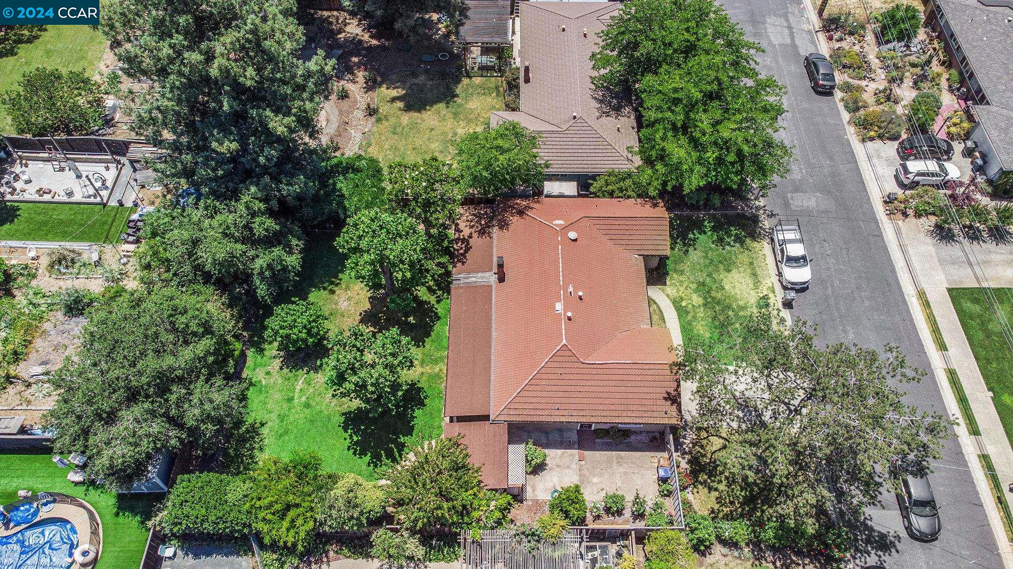 1324 Davis Ave