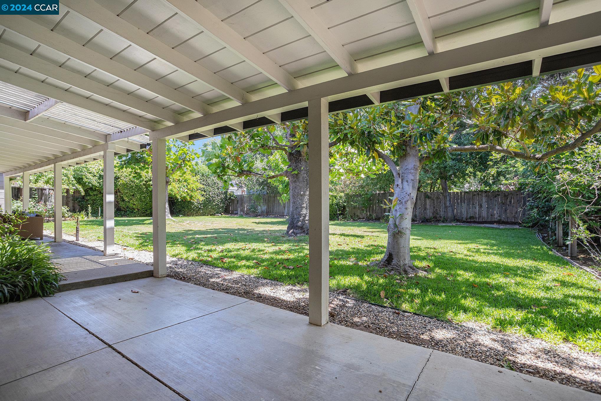 1324 Davis Ave