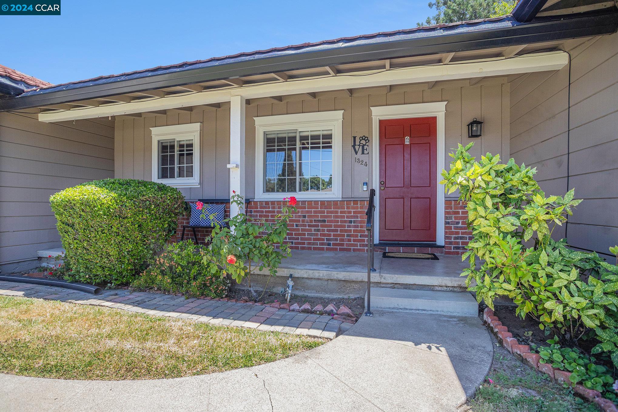 1324 Davis Ave