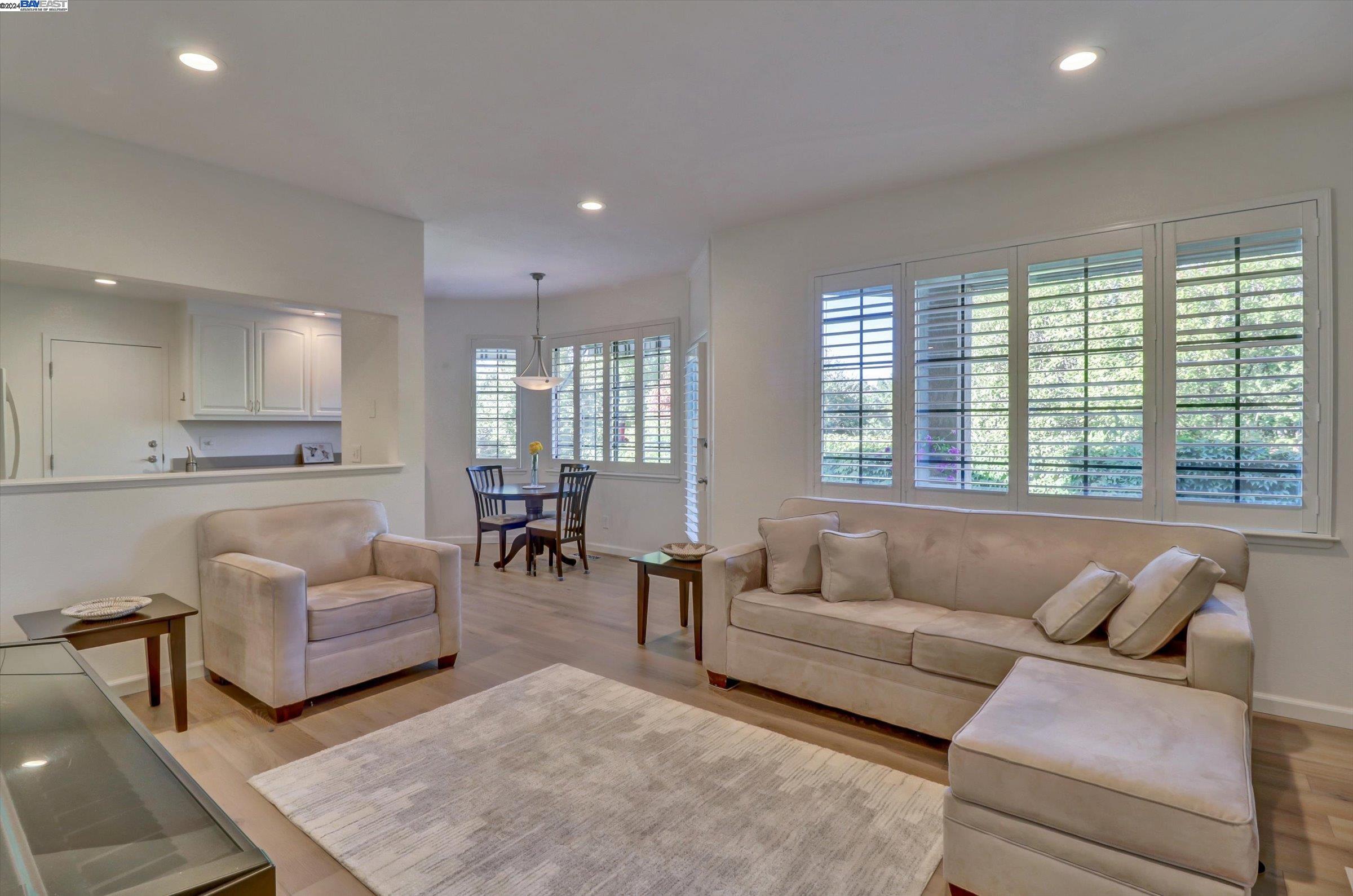 410 Canyon Woods Pl Unit: E