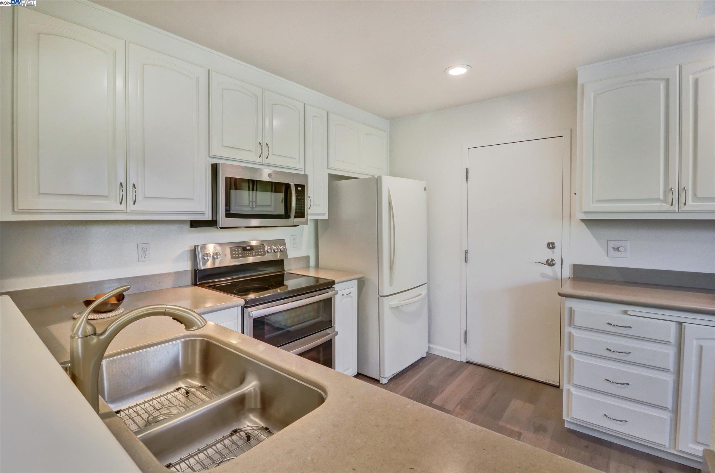 410 Canyon Woods Pl Unit: E