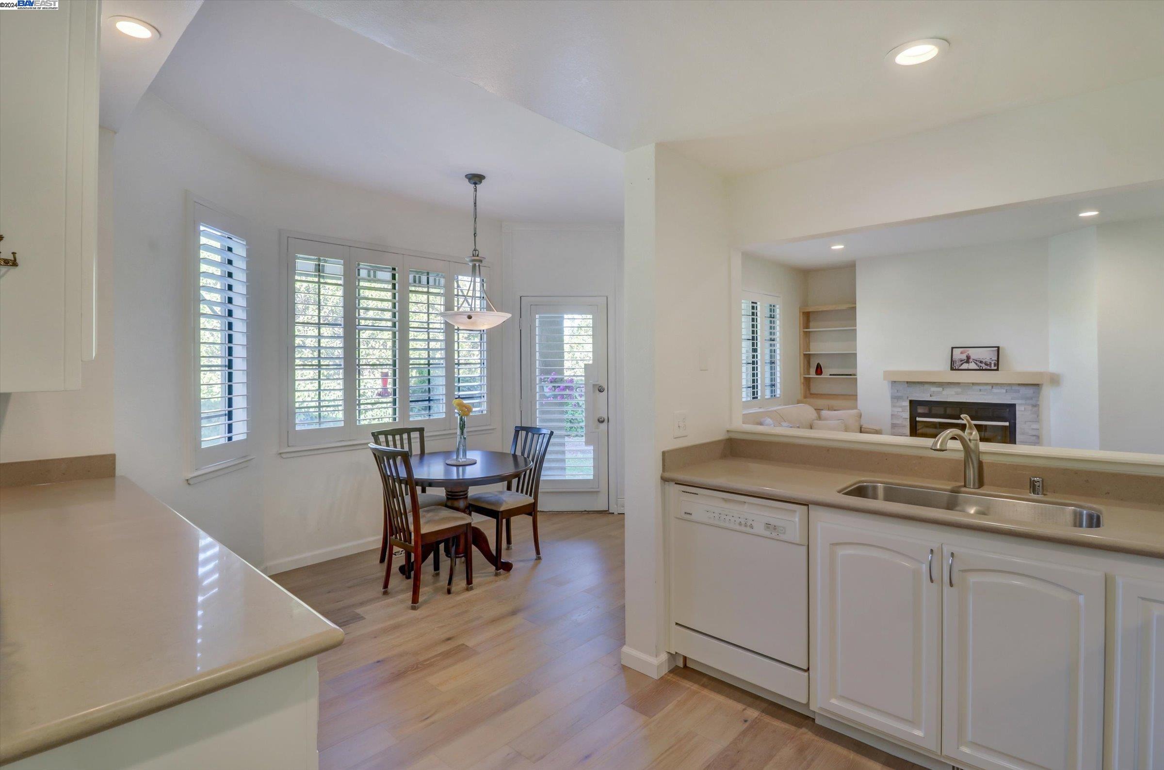 410 Canyon Woods Pl Unit: E