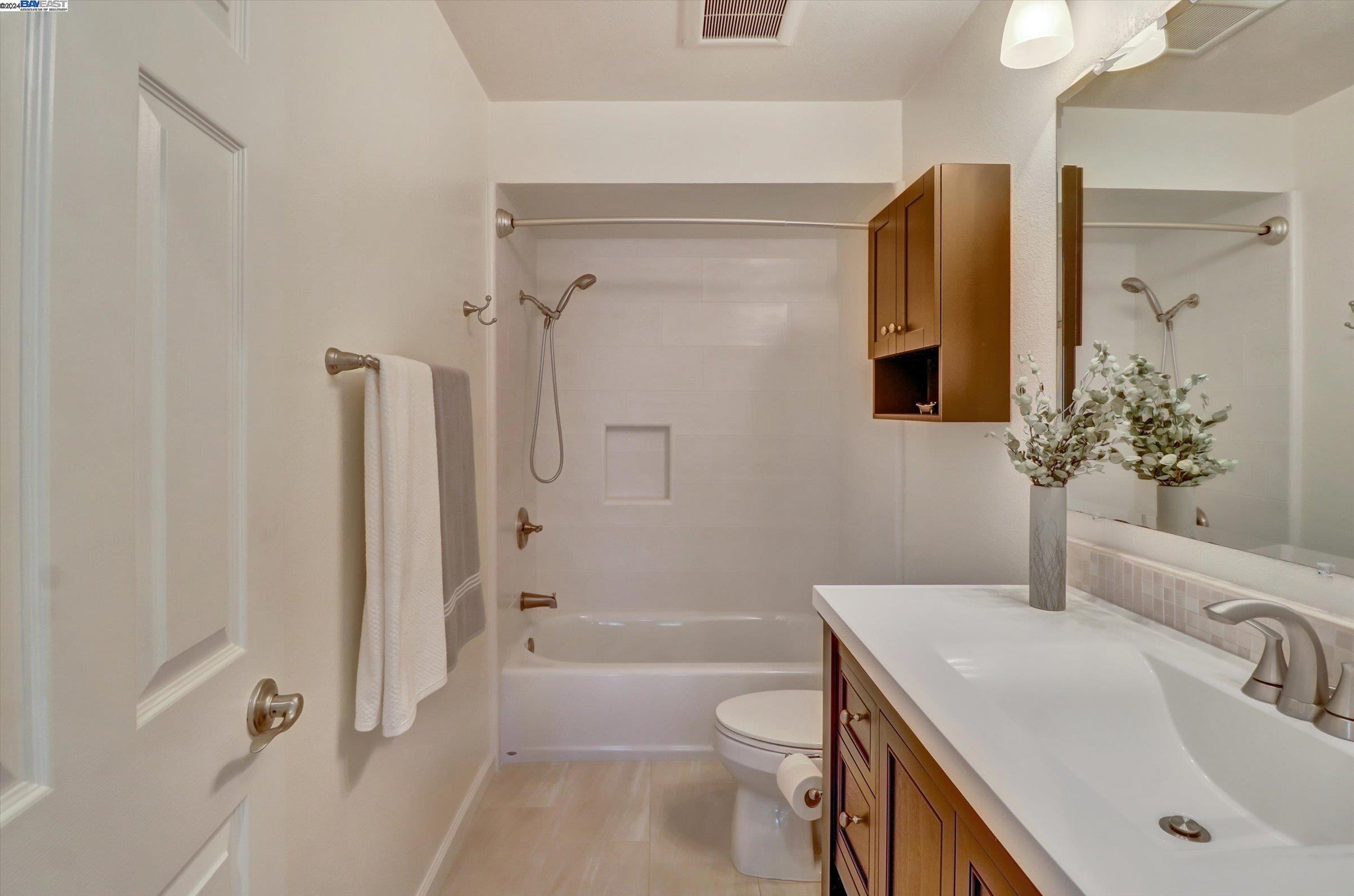 410 Canyon Woods Pl Unit: E