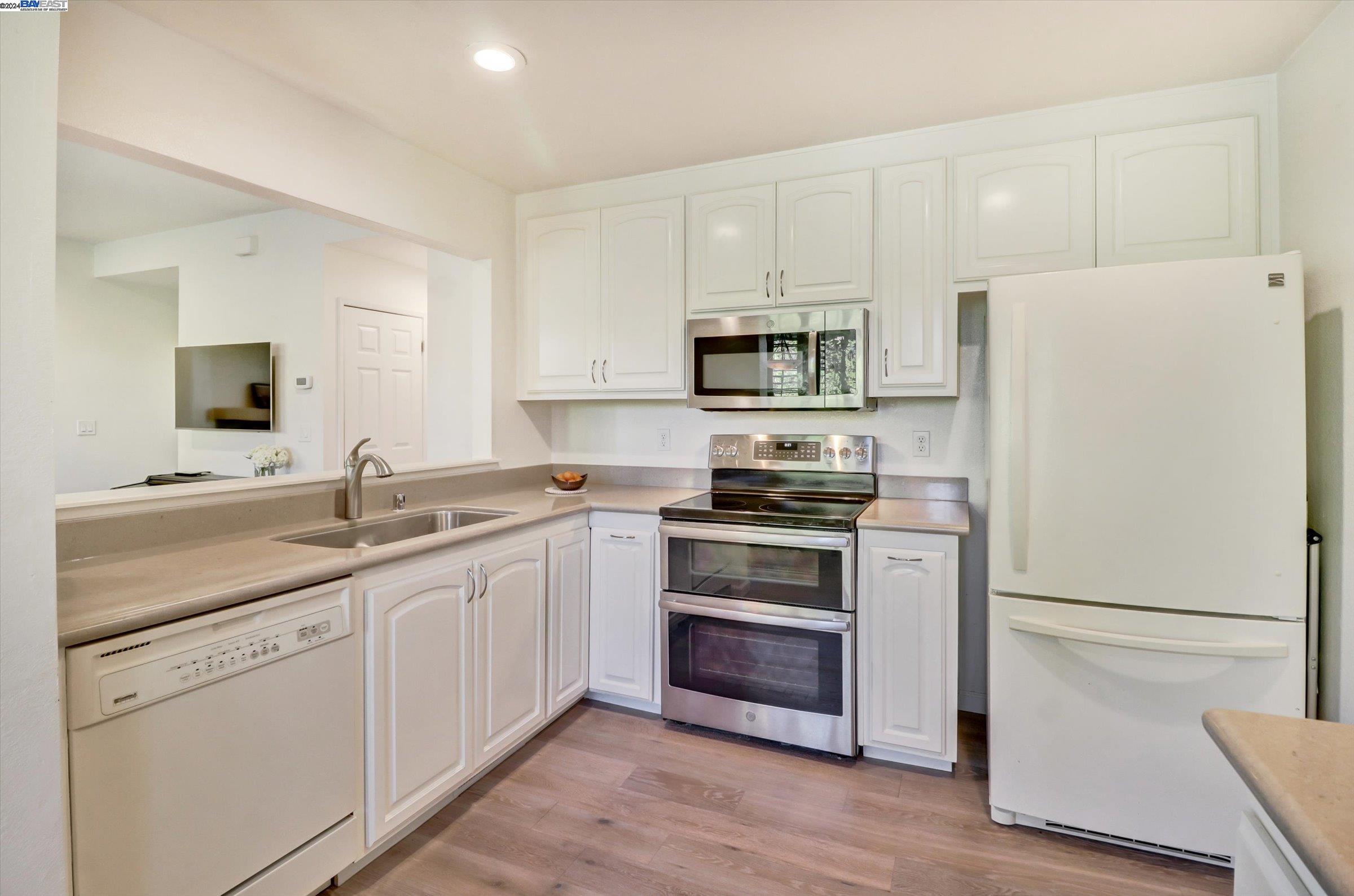 410 Canyon Woods Pl Unit: E