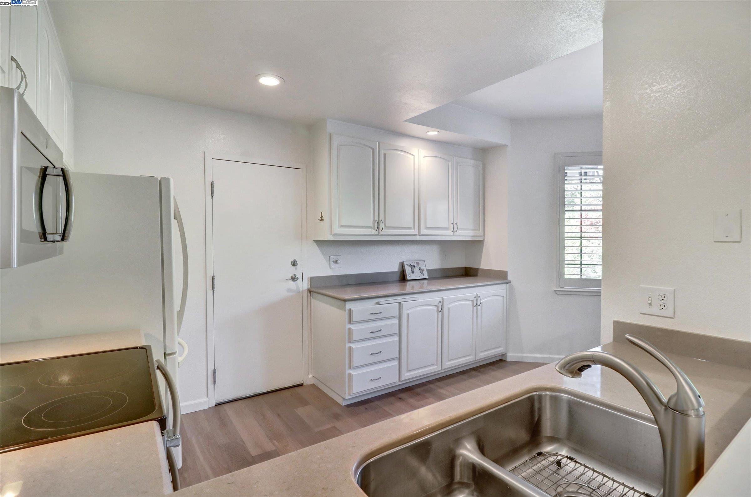 410 Canyon Woods Pl Unit: E